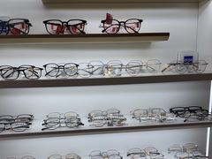 -美式眼镜·授权蔡司.依视路.尼康.豪雅.明月(南翔印象城店)