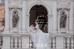 -现代经典婚纱摄影