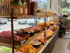 面包甜点陈列柜-CaidieBakery采蝶轩(人民东路店)