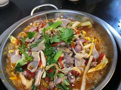 古镇鸡杂毛血旺鸳鸯锅-胖娃古镇鸡杂(磁器口总店)