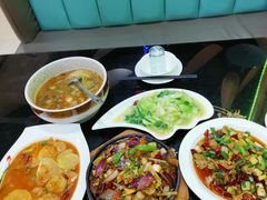 -醉美云南·云南菜主题餐厅(昆明站北京路双龙商场店)