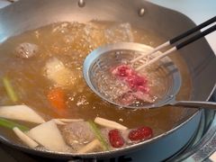 -左庭右院鲜牛肉火锅(金山万达店)