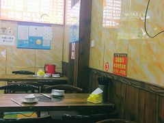 大堂-峰味香.酱香米线.黄焖鸡(定西路店)