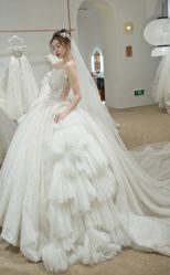 -派丽莫Pellimo原创设计婚纱品牌