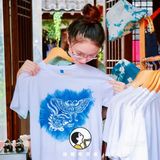 在荡口古镇景区内，都有民谣歌手随机地点驻唱