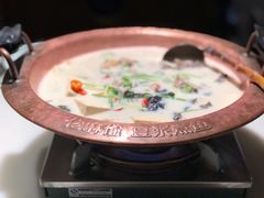 豆浆煮回头鱼-佬麻雀·剁椒鱼头(京基KK One店)