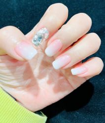 -悦指间美甲美睫