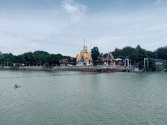 -Pae Krung Kao Restaurant