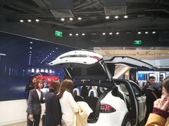 -TESLA 特斯拉(上海太古汇体验店)