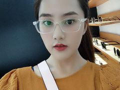 -罗伯特眼镜·蔡司官方授权(罗湖国贸店)