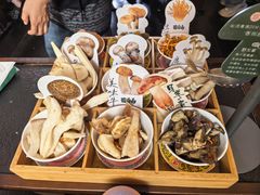 -菌自由丨野生菌火锅特色庭院餐厅(丽江古城店)
