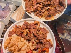 -来龍儿鲜切牛肉自助老火锅