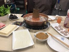 -楼外楼大刀肉传统火锅居(博学路店)