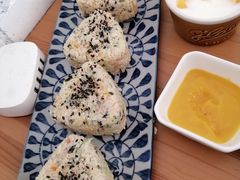 金枪鱼手抓饭饭团-小岛餐厅
