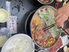 -周良天山牛杂城(天山路总店)
