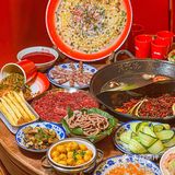 这家东莞首家我可惦记好久啦 / 头牌烧菜火锅香迷糊了