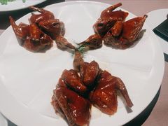 脆皮乳鸽-新荣记(BFC外滩金融中心店)