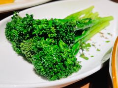 橄榄油煎西兰花苔-FEELINGS(亚新广场店)