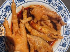 -爆炸头阿姨小四川正宗川味小吃(无任何分店)