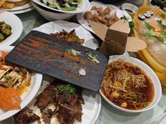 -鞍山大白鲨美食酒店
