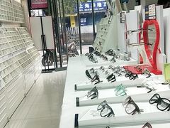 -诺柯视眼镜-蔡司依视路官方工厂店(淞南一店)