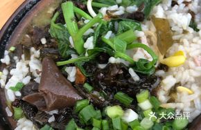 Pickled Vegetable and Pork Stir-Fry Rice