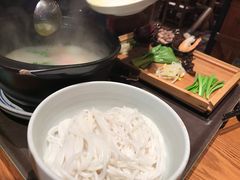 -云海肴·汽锅鸡·云南菜(天山百盛优客店)