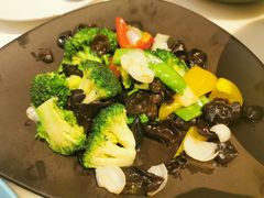 橄榄油炒田园时蔬-港丽餐厅(高德置地店)