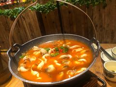 -老滇山寨•云南特色菜•地方菜•民族风情歌舞表演(金碧店)