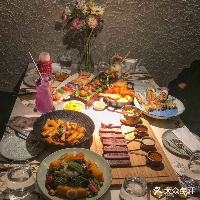 tomacado花厨(卓悦中心店)-香草烤三黄鸡-菜-香草烤三黄鸡图片-深圳