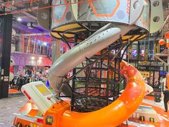 -嗨翻Hi-Fun竞技主题乐园·蹦床亲子生日轰趴(国光1937店)