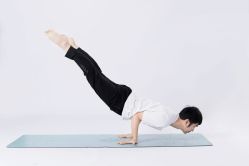 -亚太瑜伽普拉提学院