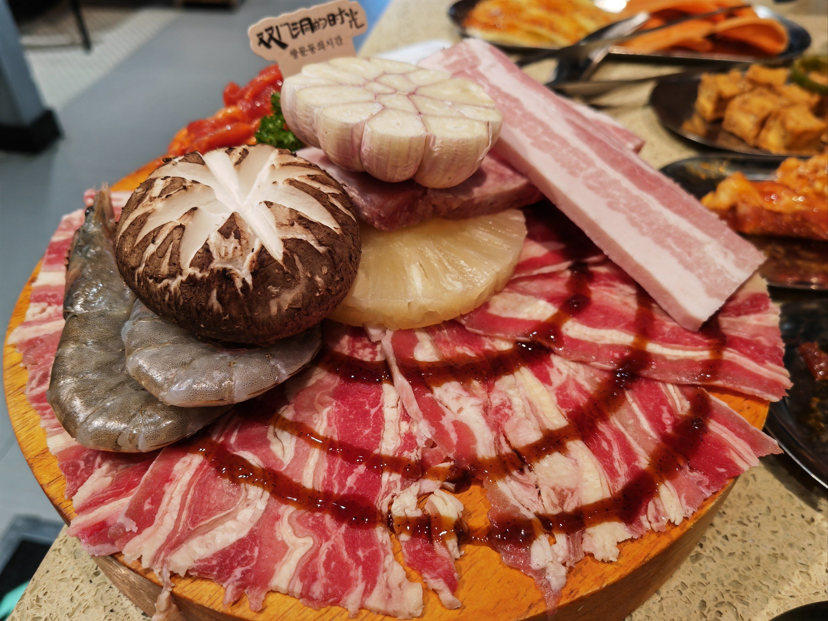 吾悅正对面双门洞烤肉