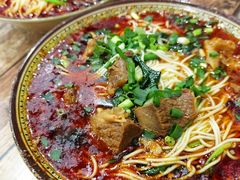 -胥佳烧鸡公牛肉面馆