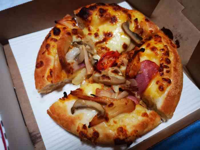 必胜客(白广路店)-"今天尝了尝烤鸭披萨 99团购的 包括披.