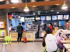 大堂-麦当劳(郑州东高铁站店)