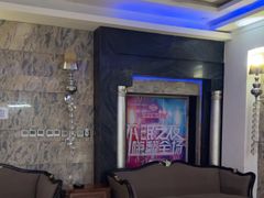 -蓝尊量贩(黄河路店)