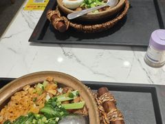 腊味三宝煲仔饭-万煲旺·香港老传承煲仔饭·猪杂汤(客村店)