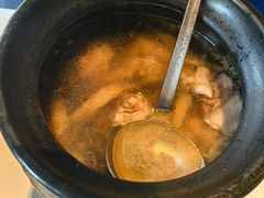 -八府香鸭·啫啫煲(华山路店)