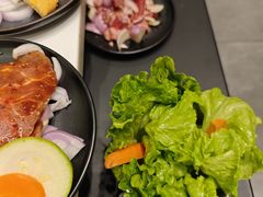 -山野的朋友露营炭火烤肉