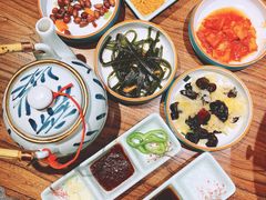 -明洞阿姨·韩式酱蟹烤肉·创意料理(三元桥店)