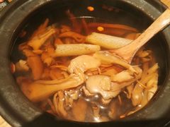 -云海肴·汽锅鸡·云南菜(天山百盛优客店)