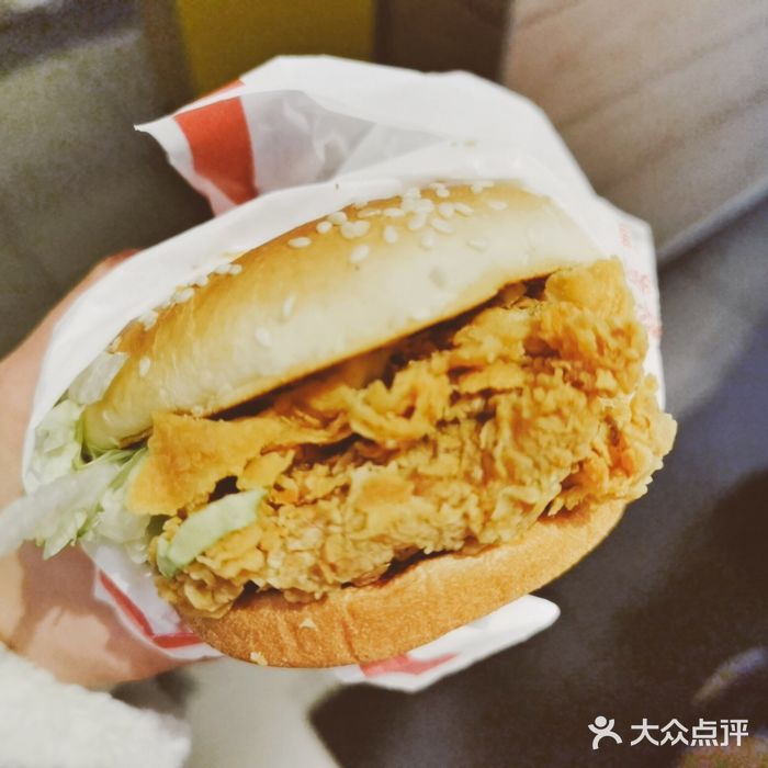 麦当劳(大栅栏店)麦辣鸡腿堡图片