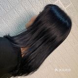 发型师建议可以染今年流行的蓝黑色