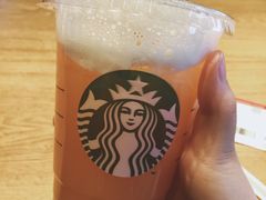 冰摇桃桃绿茶-星巴克(天津滨海国际机场1店)
