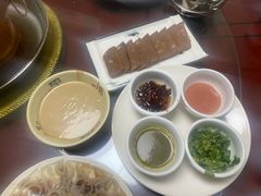 -一口猪海鲜浑锅·东北家常菜