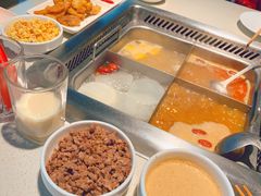 -海底捞火锅鲜切牛肉主题店(长寿路店)
