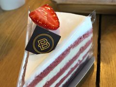 红丝绒草莓蛋糕-巴黎贝甜(五道口店)