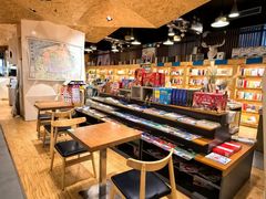 -新华里咖啡书吧(新华书店小寨店)