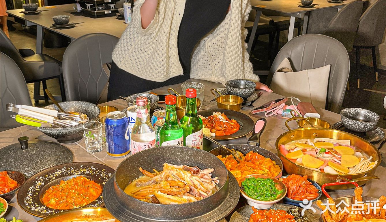 店里全是欧巴欧尼⁉️我好想天天来吃这家